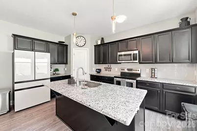 2902 Oakdale Road, Charlotte, NC 28216 - Photo 9