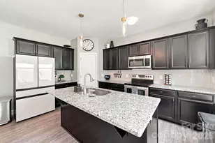 2902 Oakdale Rd, Charlotte, NC 28216 - Photo 9