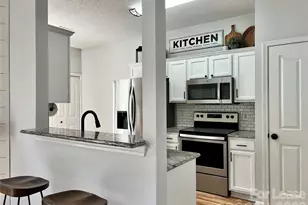 1309 Anthem Ct, Charlotte, NC 28205 - Photo 3