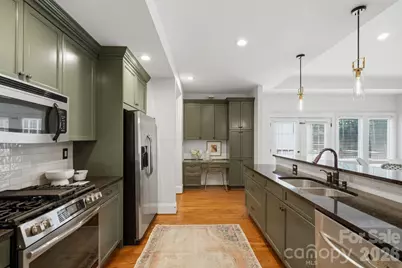 1815 Dearmon Drive, Charlotte, NC 28205 - Photo 11