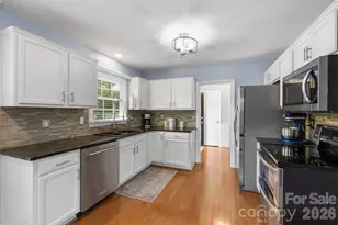 11714 Painted Tree Rd, Charlotte, NC 28226 - Photo 9