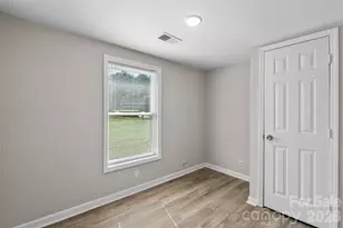 6124 Old Mt Holly Rd, Charlotte, NC 28208 - Photo 19