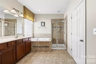 13210 Arbor Day Ct, Charlotte, NC 28269 - Photo 19