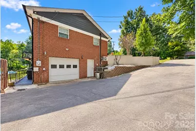 100 30th Avenue NW, Hickory, NC 28601 - Photo 17