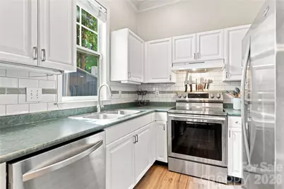 942 Hawthorne Bridge Court, Charlotte, NC 28204 - Photo 9