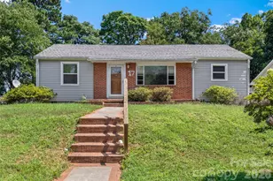 17 Edgewood View Ln, Winston Salem, NC 27127 - Photo 1