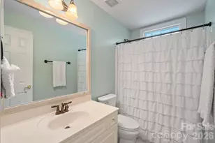 2401 Flagstick Dr, Matthews, NC 28104 - Photo 25