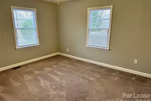 3942 Tillman Rd, Charlotte, NC 28208 - Photo 3