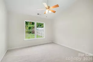 10424 Green Hedge Ave, Charlotte, NC 28269 - Photo 17