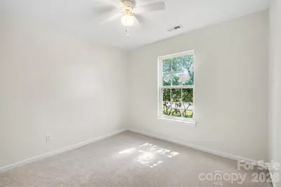 10424 Green Hedge Avenue, Charlotte, NC 28269 - Photo 15