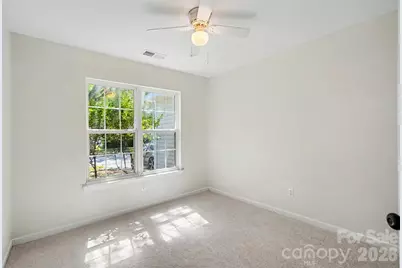 10424 Green Hedge Avenue, Charlotte, NC 28269 - Photo 11