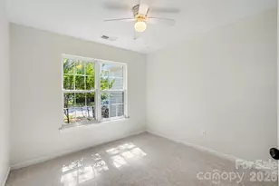 10424 Green Hedge Ave, Charlotte, NC 28269 - Photo 11