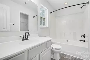 10424 Green Hedge Ave, Charlotte, NC 28269 - Photo 13