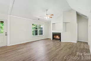 10424 Green Hedge Ave, Charlotte, NC 28269 - Photo 5