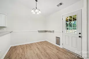 10424 Green Hedge Ave, Charlotte, NC 28269 - Photo 3