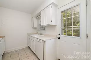 564 Wakefield Dr, Charlotte, NC 28209 - Photo 7