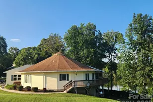 6034 Lookout Heights Dr, Claremont, NC 28610 - Photo 1