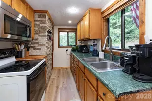3387 Union Hill Rd, Whittier, NC 28789 - Photo 9