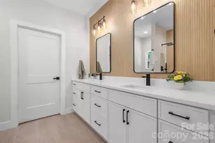 718 W 1st St, Newton, NC 28658 - Photo 17