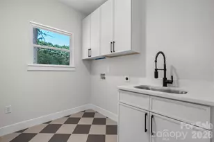 718 W 1st St, Newton, NC 28658 - Photo 25