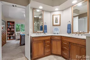 405 Red Oak Dr, Hendersonville, NC 28791 - Photo 29