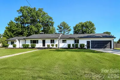 300 King Street, Monroe, NC 28110 - Photo 1