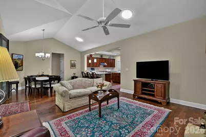 323 Fennel Dun Circle, Biltmore Lake, NC 28715 - Photo 15