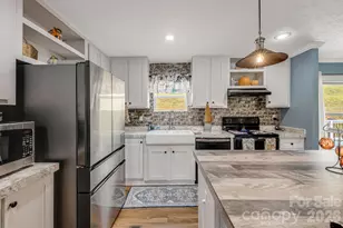 582 John Henry Rd, Burnsville, NC 28714 - Photo 15