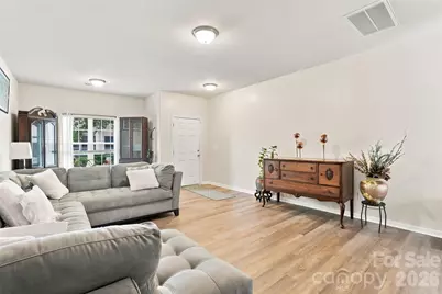 4008 Tulocay Lane, Charlotte, NC 28215 - Photo 5