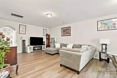 4008 Tulocay Lane, Charlotte, NC 28215 - Photo 3