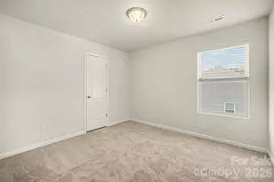 8411 Highgate Dr, Charlotte, NC 28215 - Photo 19