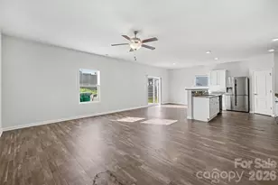 8411 Highgate Dr, Charlotte, NC 28215 - Photo 7