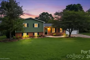 2219 36th Ave NE, Hickory, NC 28601 - Photo 1
