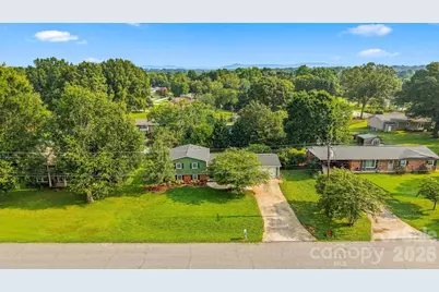2219 36th Avenue NE, Hickory, NC 28601 - Photo 29