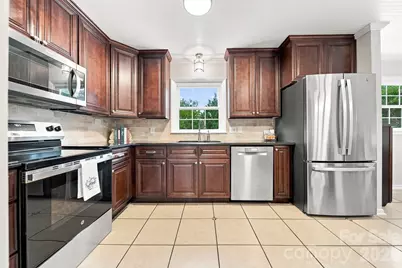 2219 36th Avenue NE, Hickory, NC 28601 - Photo 11
