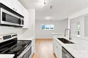 425 W 8th St, Charlotte, NC 28202 - Photo 11