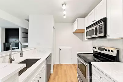425 W 8th Street #87, Charlotte, NC 28202 - Photo 9