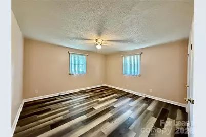 3132 Dawnshire Avenue, Charlotte, NC 28216 - Photo 31