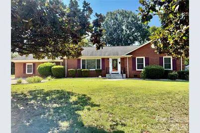 3132 Dawnshire Avenue, Charlotte, NC 28216 - Photo 1