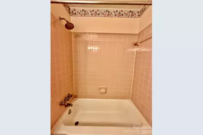 3132 Dawnshire Avenue, Charlotte, NC 28216 - Photo 11