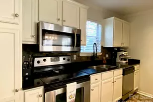 417 Olmsted Park Pl, Charlotte, NC 28203 - Photo 9