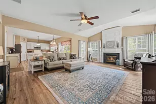 9538 Linden Tree Ln, Charlotte, NC 28277 - Photo 11