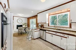 6607 Indian Ln, Charlotte, NC 28213 - Photo 9