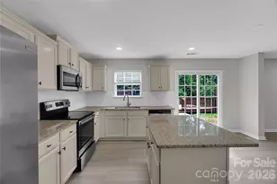 3636 Alexander Forest Dr, Charlotte, NC 28269 - Photo 1