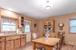 1846 Deer Park Rd, Nebo, NC 28761 - Photo 5