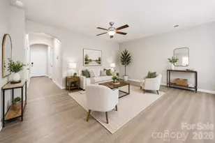 8105 Alderton Ln, Charlotte, NC 28215 - Photo 3