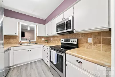 921 21st Avenue NE, Hickory, NC 28601 - Photo 5