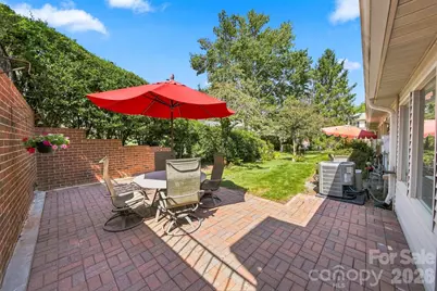 921 21st Avenue NE, Hickory, NC 28601 - Photo 15