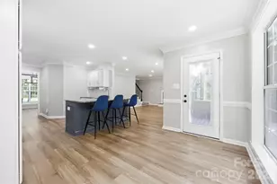 10409 Northwoods Forest Dr, Charlotte, NC 28214 - Photo 9