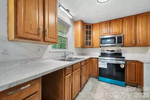 2823 39th Ave NE, Hickory, NC 28601 - Photo 5